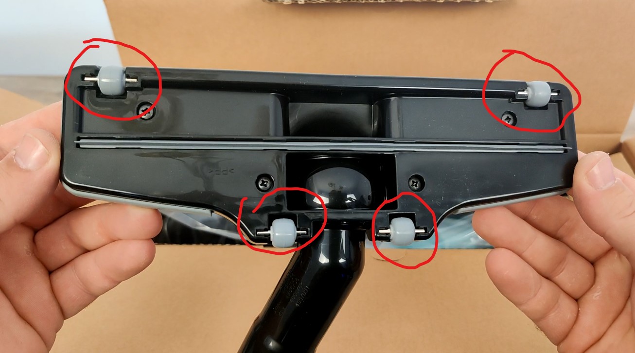 T-nozzle bottom view with roller wheels
