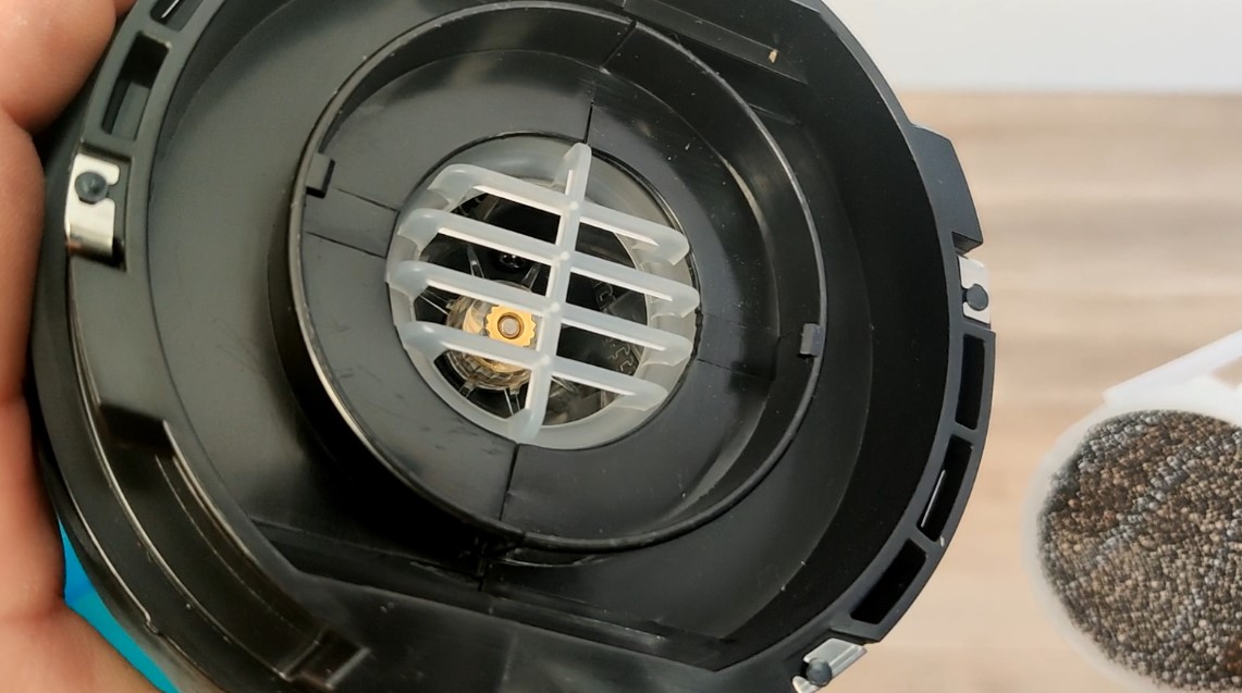 Brushed motor inside the vacuum